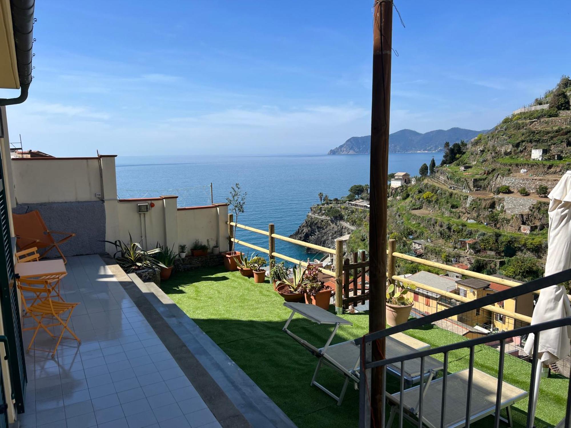 Orizzonti Apartments Манарола Екстериор снимка