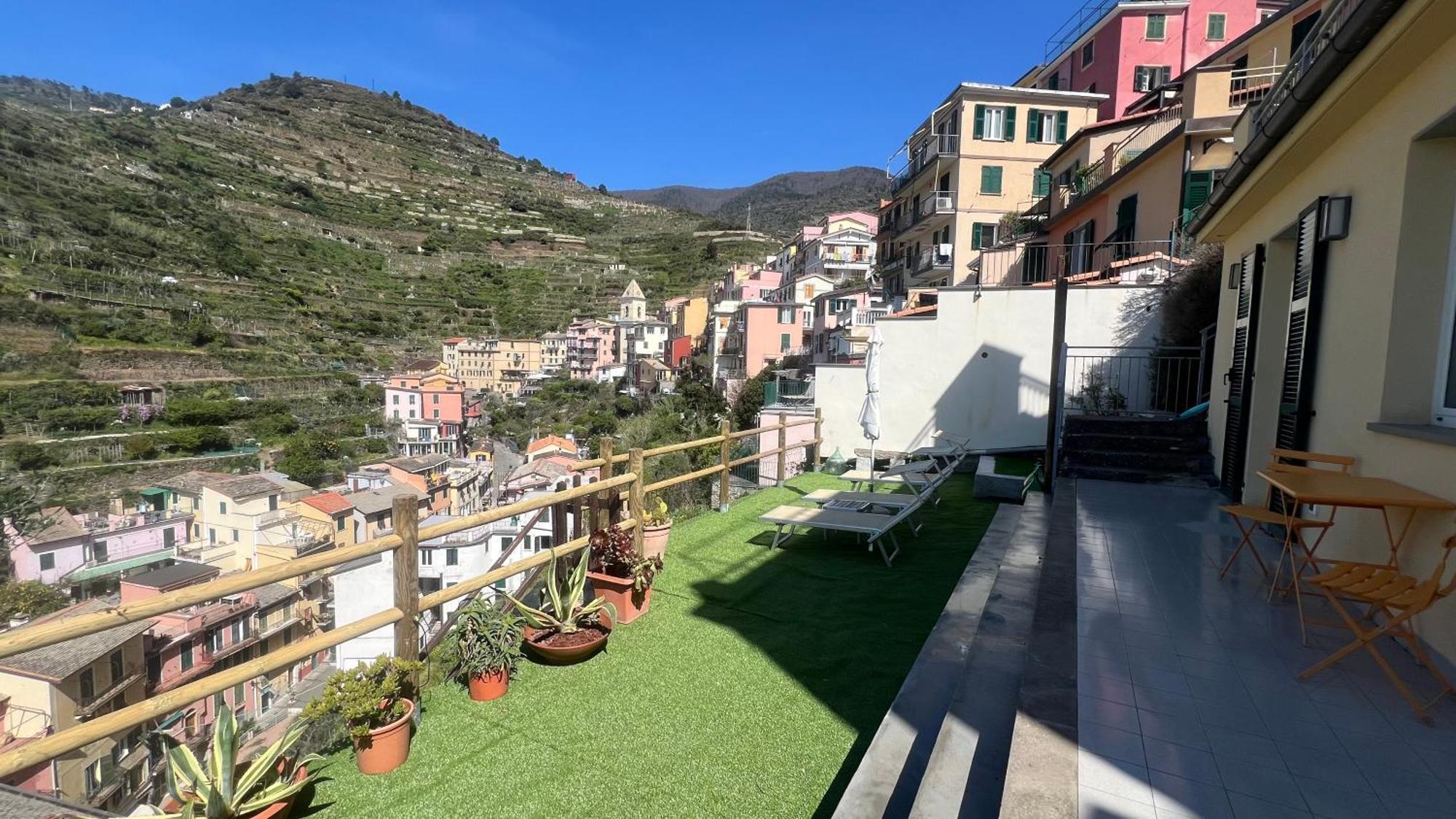 Orizzonti Apartments Манарола Екстериор снимка